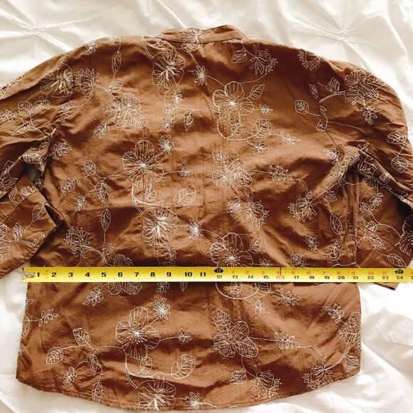 Women's Large - Brown lightweight button down - Picture 3 of 3